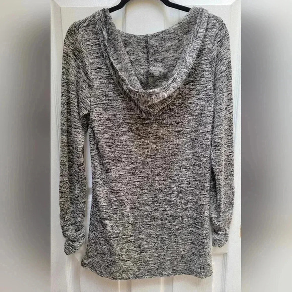 Vanity Women's Sequin Chevron Modern Abstract Long Sleeve Hooded Shirt Size Med - Picture 2 of 3